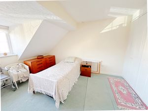 Bed Three- click for photo gallery